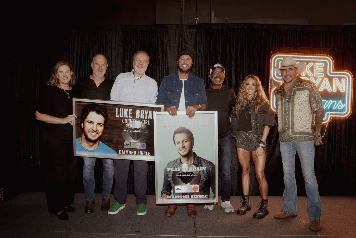 lukebryan's tweet photo. Can’t believe it, we’re Diamond certified! Congratulations to everyone that made this possible. I’d like to thank Mike Dungan and Mike Harris for surprising me and for their continued support. I want to shoutout Dallas Davidson and Ashley Gorley for writing these songs with me. They wouldn’t be what they are without y’all and I can’t thank y’all enough.