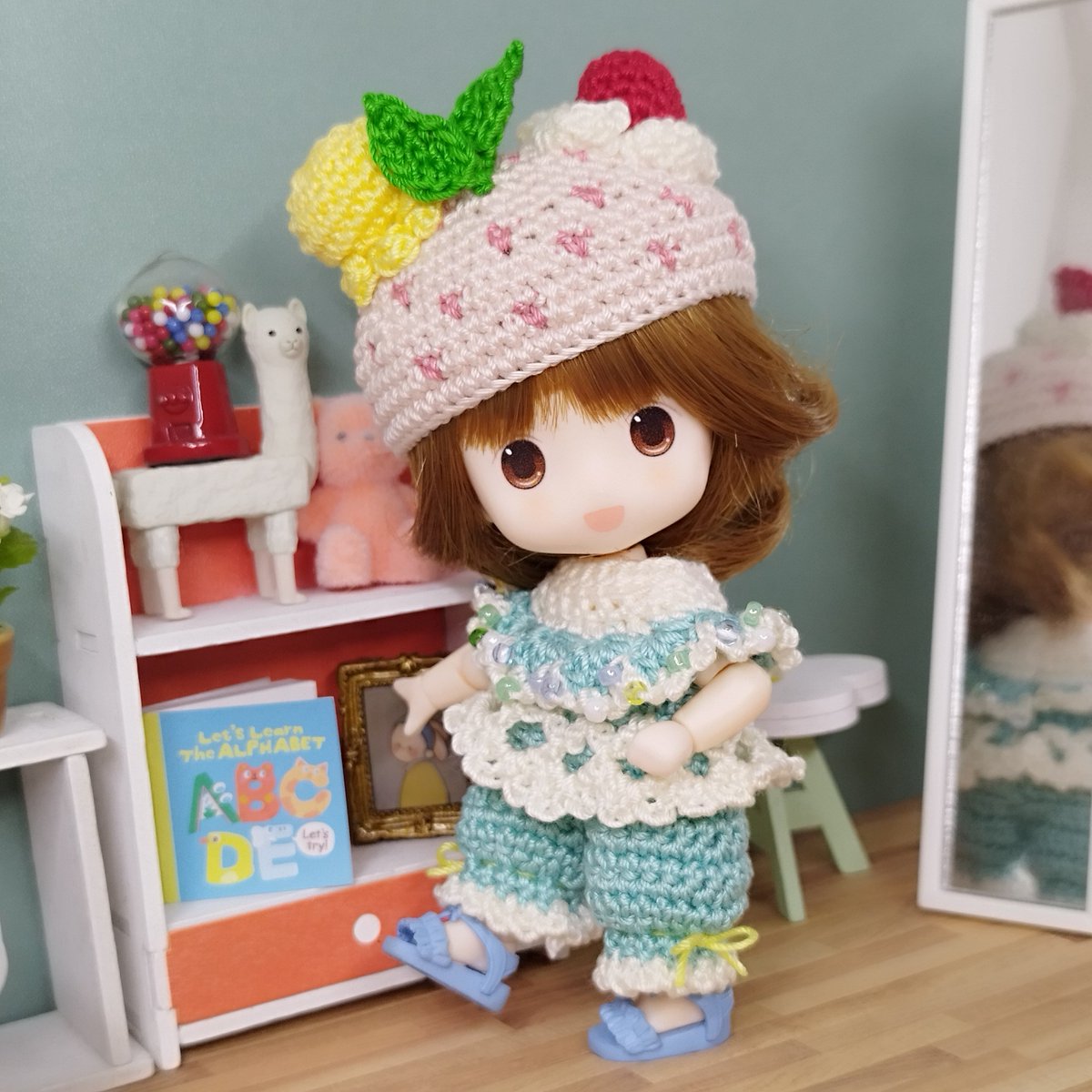 knicconoknit's tweet photo. いちごアイス🍓とシュワシュワソーダ🥤
お洋服にビーズで炭酸のはじけた感じを出してみました😊
#ねんどろいどどーる服 #ねんどろいどどーる 
#かぎ針編み #編み物 #レース糸 https://t.co/5Pc0SbeWX5