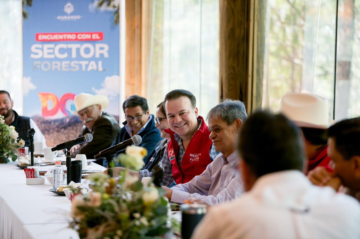 gobdgo's tweet photo. Durante estos cuatro años, el Gobierno del Estado ha acompañado a quienes hacen del bosque una fuente de empleo y desarrollo para las comunidades de la sierra. https://t.co/tUgwITZxFI