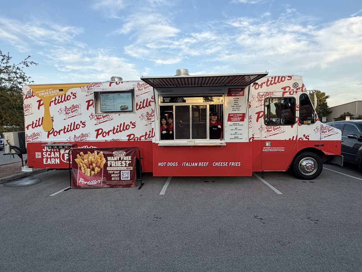 AmericanRivalry's tweet photo. We are ready to go in TX for the Arlington vs Lamar Rivalry game! 🏈

Be sure to stop by the Portillo's Beef Bus and scan the QR code for FREE FRIES or click here https://t.co/82ZoXxxxUI

#FRYDAY #weknowfridaynights #ArlingtonLamarGARS https://t.co/kUc5LgJd9R