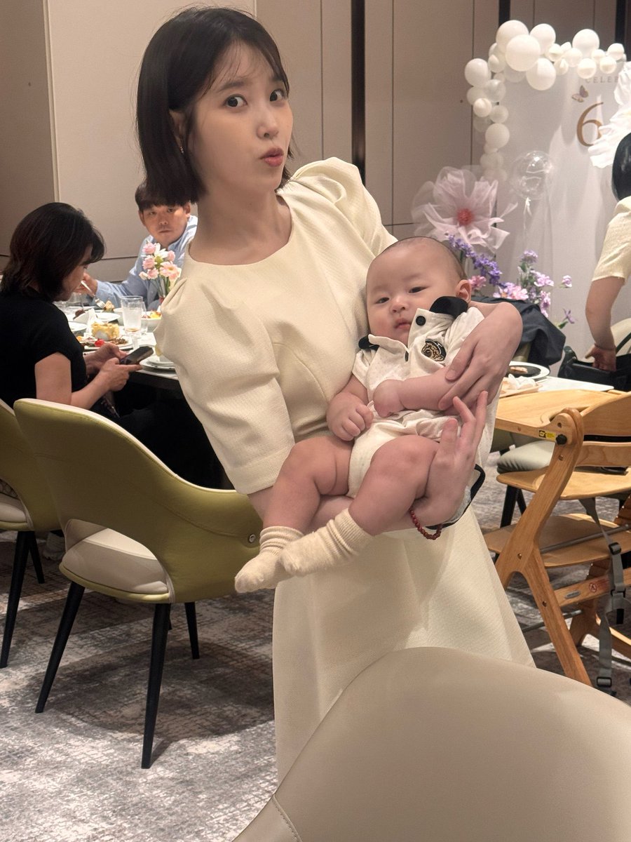 nini_iu's tweet photo. IU is going to be an amazing mom someday https://t.co/NikN1B0M77