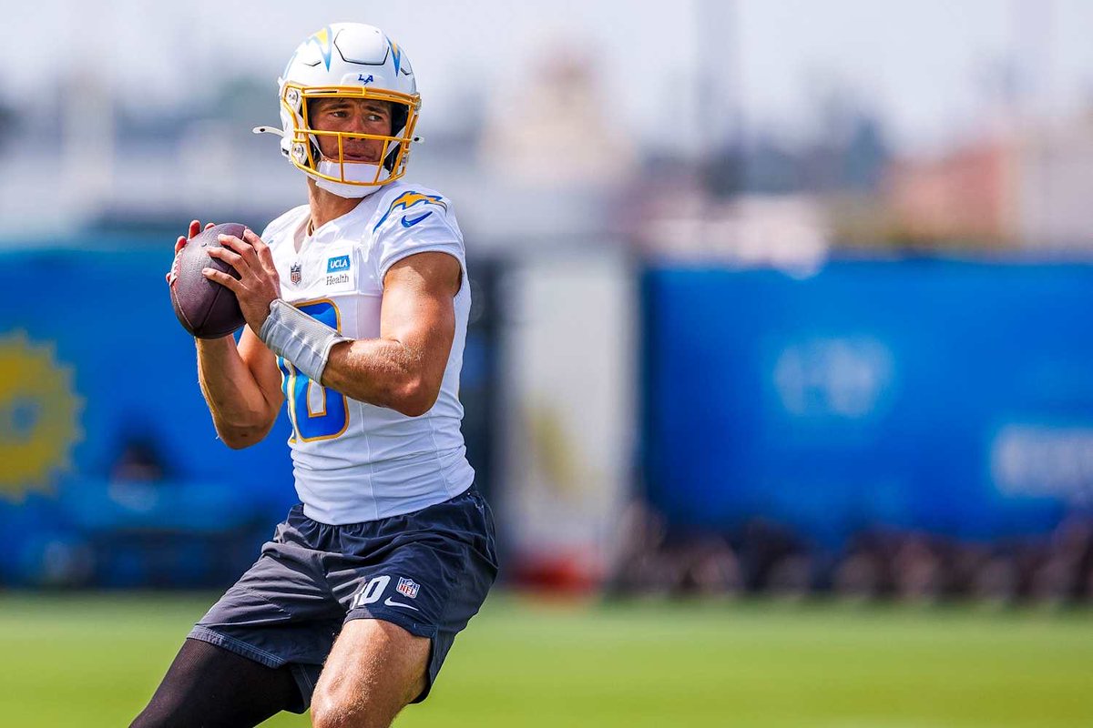 TinoFromTheQ's tweet photo. Everyone’s ready to bury this team at 0-2.

Go beat Buffalo and watch how quickly the entire conversation changes.

Bolt tf up ⚡️ https://t.co/meUWECOPgN