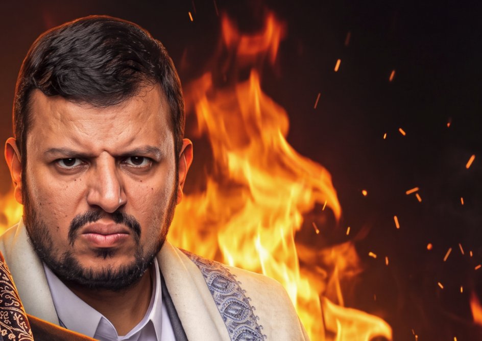 abonn1410's tweet photo. ألو… عبدالملك؟
ما قلت لك لا تلعب مع الكبار؟
قلت أبي ورقة مثل هرمز
ورحت تبي الساحل وباب المندب
وقلت خلني أهدد الطريق اللي تمشي منه تجارة آسيا لأوروبا
وبعدها شغلت مخك شوي وقلت أضرب خط شرق غرب السعودي بعد، الخط اللي تصل طاقته إلى 7 ملايين برميل باليوم
صاحي انت؟
وش كانت الخطة بالضبط؟ تجمع أوراق للتفاوض؟ صح؟
طيب خلني أبشرك وش جمعت:
فرنسا أعلنت إنها بترسل جنود ورادارات وأنظمة دفاعية لينبع، باتفاق مع الرياض
مو فزعة لأحد، عندها مصالح وتبي تحميها، لأن اضطراب البحر الأحمر فاتورته توصل لأوروبا
وباكستان وتركيا والسعودية يناقشون خطط دفاعية وتحركات عسكرية
وموضوع الاجتماع… أنت
وفوقها أقساط التأمين على السفن في البحر الأحمر تضاعفت
يعني كنت تبي تجمع أوراق ضغط ومسوي استراتيجي
قمت تجمع دول… ضدك
والمملكة؟
أبشرك بخير، الدفاعات السعودية أحبطت محاولات استهداف ينبع، والخط اللي ضربته رجع يشتغل بعد تسعة أيام، وهذا اللي ذابحك
مشكلتك إنك أزعجت العالم كله
والعالم إذا جاه صداع، انت عارف كيف تعالجه
وبعدين صحيح، شخبار طهران؟
شفت كيف تبرّوا منك قدام الكاميرا؟
رئيس إيران انسأل قبل يومين عن هجمات الحوثي، وقال إن الحوثيين مسؤولون عن أفعالهم وإنهم ما يتلقون توجيهات من إيران
والمثل اليمني يقول:
من ركن على سبغ الناس أكلها يابسة، وانت بتاكلها مفلفلة
الأوراق اللي كنت تجمعها يا عبدالملك عشان تقوي موقفك على طاولة التفاوض
ممكن تطلع هي نفسها الأوراق اللي تقلب الطاولة عليك
ألو؟…
ألو؟
شكلها اخر مكالمة 😂
