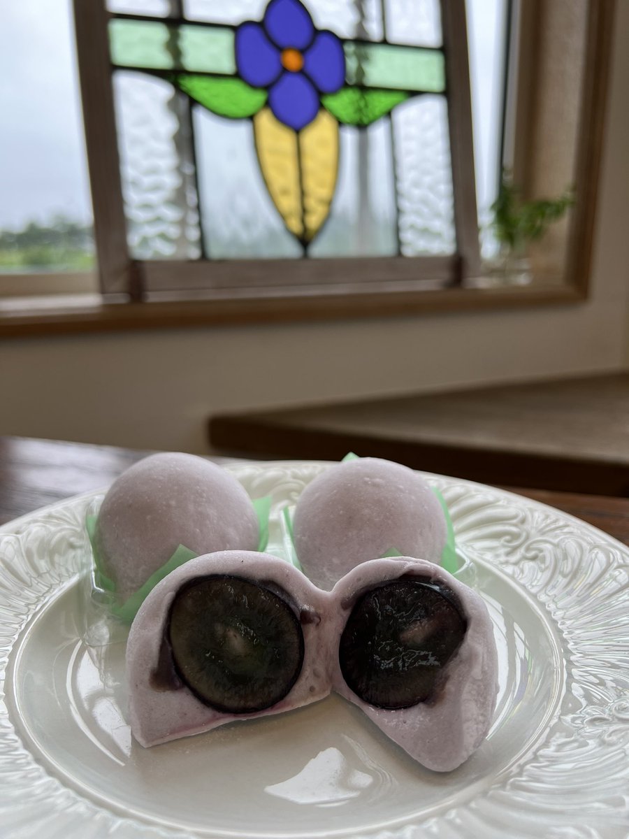 azuki_no_hana's tweet photo. 2026年9月26日（土）

土日限定♪
南九州産本蕨粉使用【わらび餅】ございます😋

↓↓本日の販売商品↓↓

・【どら焼き（粒あん）】
・【ゆきんこ栗】🌰
・南九州産本蕨粉使用【わらび餅】

・栗きんとん【焼き栗】🌰
・栗きんとん入り【栗水まんじゅう】🌰
・【ぶどう羽二重】ナガノパープル使用🍇
・【やわらか杏仁プリン】

・冷凍【白玉ぜんざい】

その他、ミニ標津羊羹や紅茶（茶葉）もございます

ご来店お待ちしております😊

あ月の花　
定休日: 火・水曜日
営業時間: 9:00〜16:00 
℡070-2442-2987（営業時間内対応）
＊電子決済可能（イベント出店時は現金のみ）