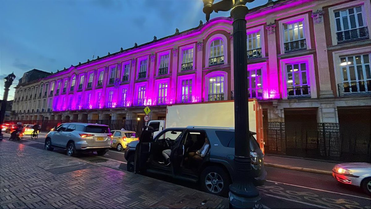 btsarmycol_'s tweet photo. Y seguimos con más pruebas por allí y por allá… 🤭🔜💜

Esperamos prontamente compartir toda la información ✌🏽🇨🇴

#BogotáRecibeABTS https://t.co/OhMfnypJlL