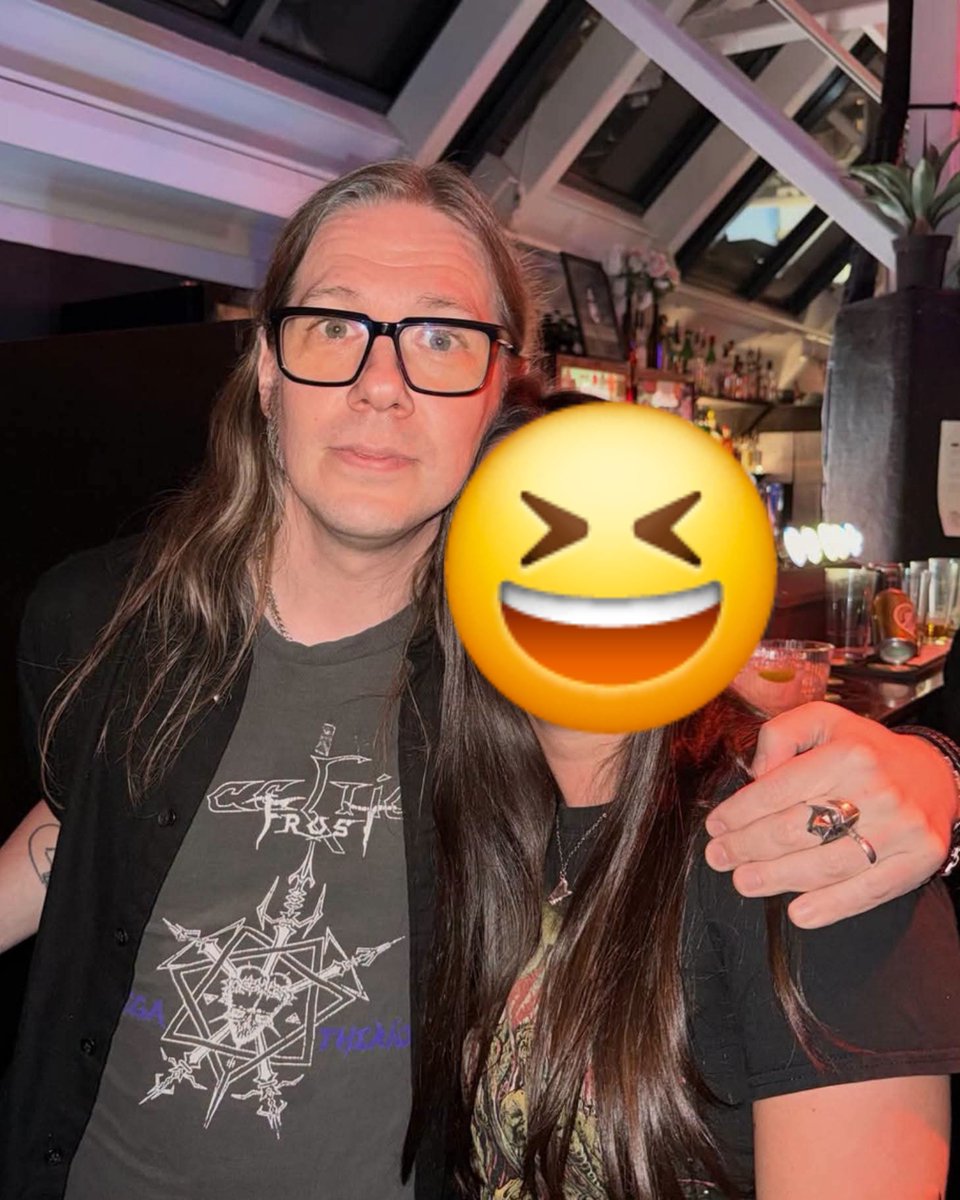 CopiasSongbird's tweet photo. These are not my pictures but you know how I know they're in love? Because they're starting to look like each other with these glasses. Lol 🤣 https://t.co/4FXaNVN3Be