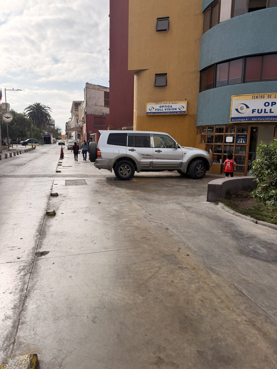 SebaTC_'s tweet photo. a esta hora los municipales ya están mimiendo en #Iquique @IquiqueDeTodos https://t.co/sUFohaXJdS