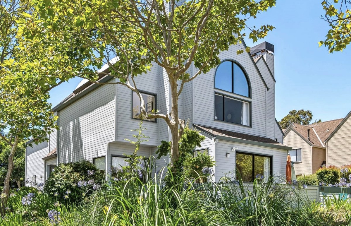 WinklerREG's tweet photo. 🏡 #Richmond $649K 📍3300 Southridge Dr 📅 Open Sun 1 - 4

🌺 3bd/2.5ba #townhome w/ #skylights &amp; #deck.

🍍 Pools, spas, tennis &amp; 2-car #garage!

🚪 https://t.co/M5CTC8So0c

Mala Mahlebashian | DRE# 01886058 | 📱415-407-7561

#WinklerREG #OpenHouse https://t.co/bpH6VOs3xi