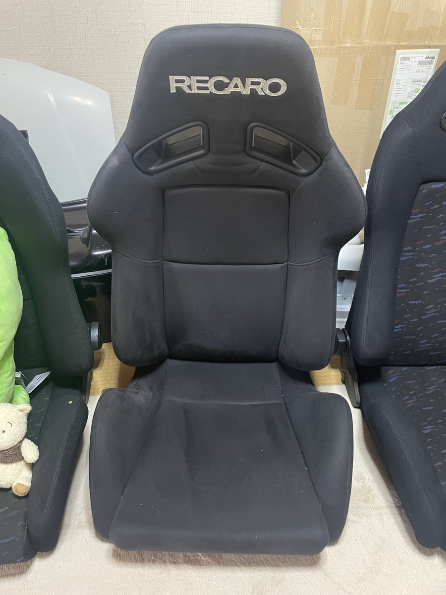 SKq6dy's tweet photo. SR-7 KK100 BK
7万でどうですか？
簡易的でよければ発送可能

#シート売ります 
#車売ります https://t.co/7iIqVjwdMV
