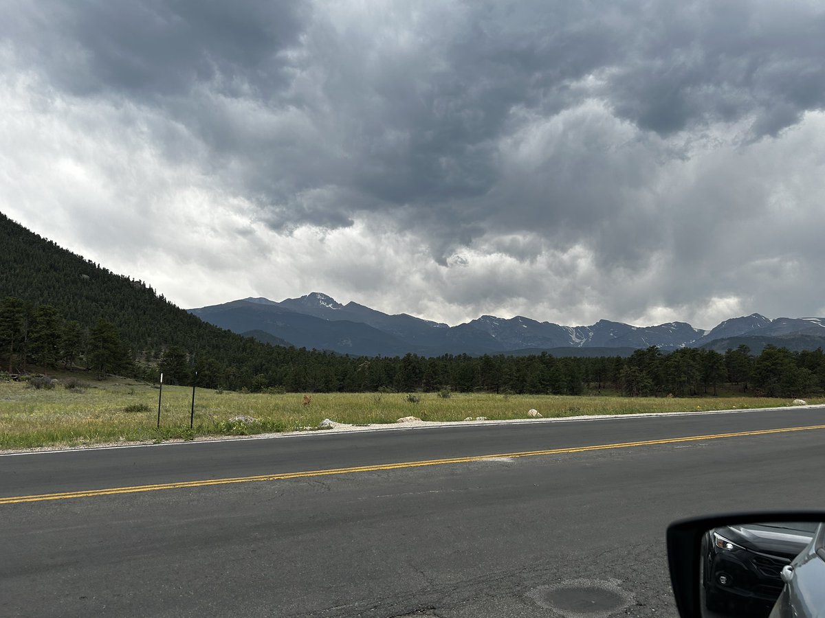 EsCoJuanC's tweet photo. 📸: Primera vista de las Rocky Mountains https://t.co/WejrTXpWJk