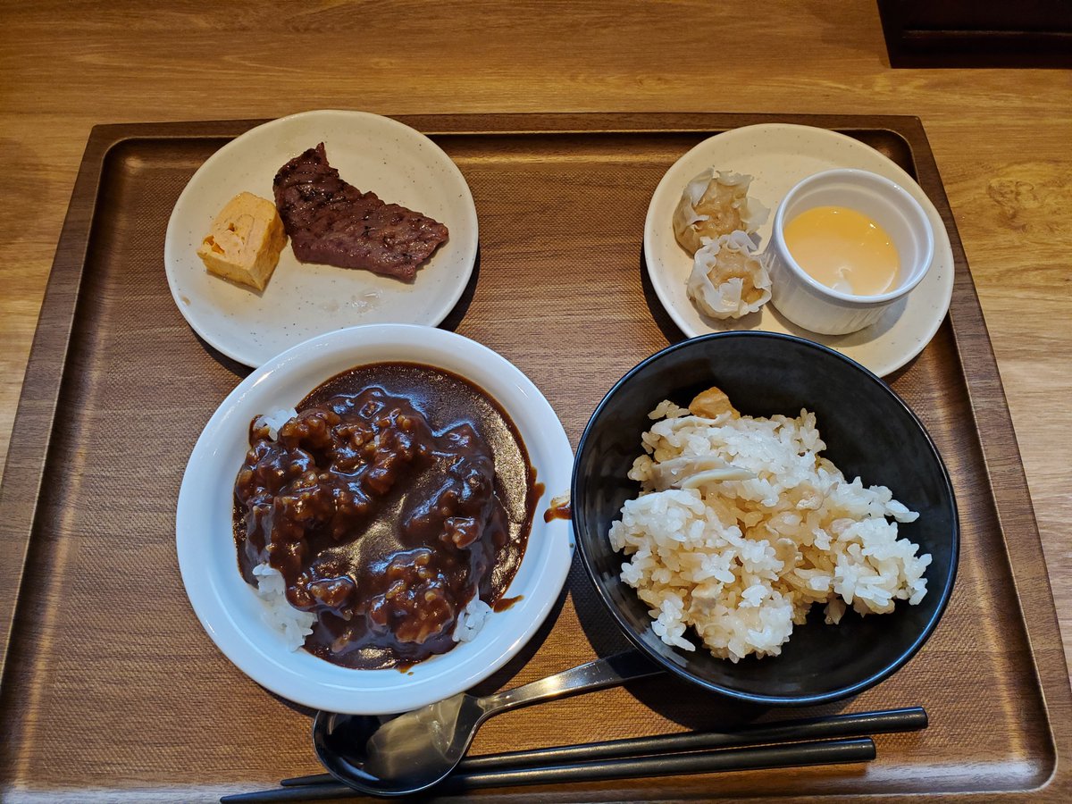 1000_gold's tweet photo. 朝ごはん🍚
普段朝少ししか食べないけどホテルの朝は食べてしまう🤤
昨日に引き続き腹パン(:3_ヽ)_ https://t.co/wUYGBjMDkc