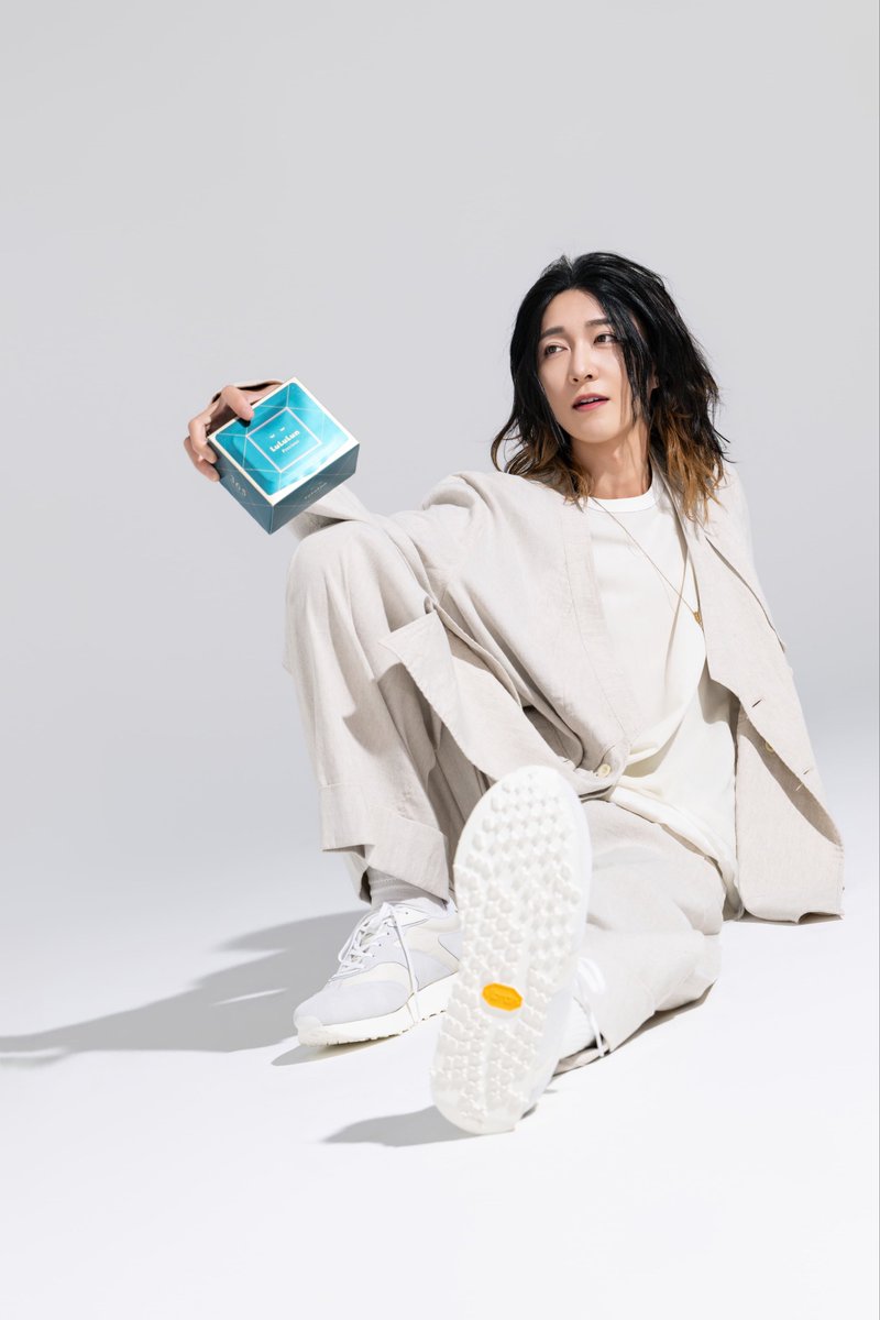 akasho777's tweet photo. ルルルンのジュニ様の新ビジュ🩵🩵
妖艶さ増し増し🩵🩵🩵
じんくんの新ビジュ、いいね😊
今度こそパック買えますように😊
Zeppでプレゼントしてもらったパック使ってみたらとてもよかった！ https://t.co/Xew43eHdEd