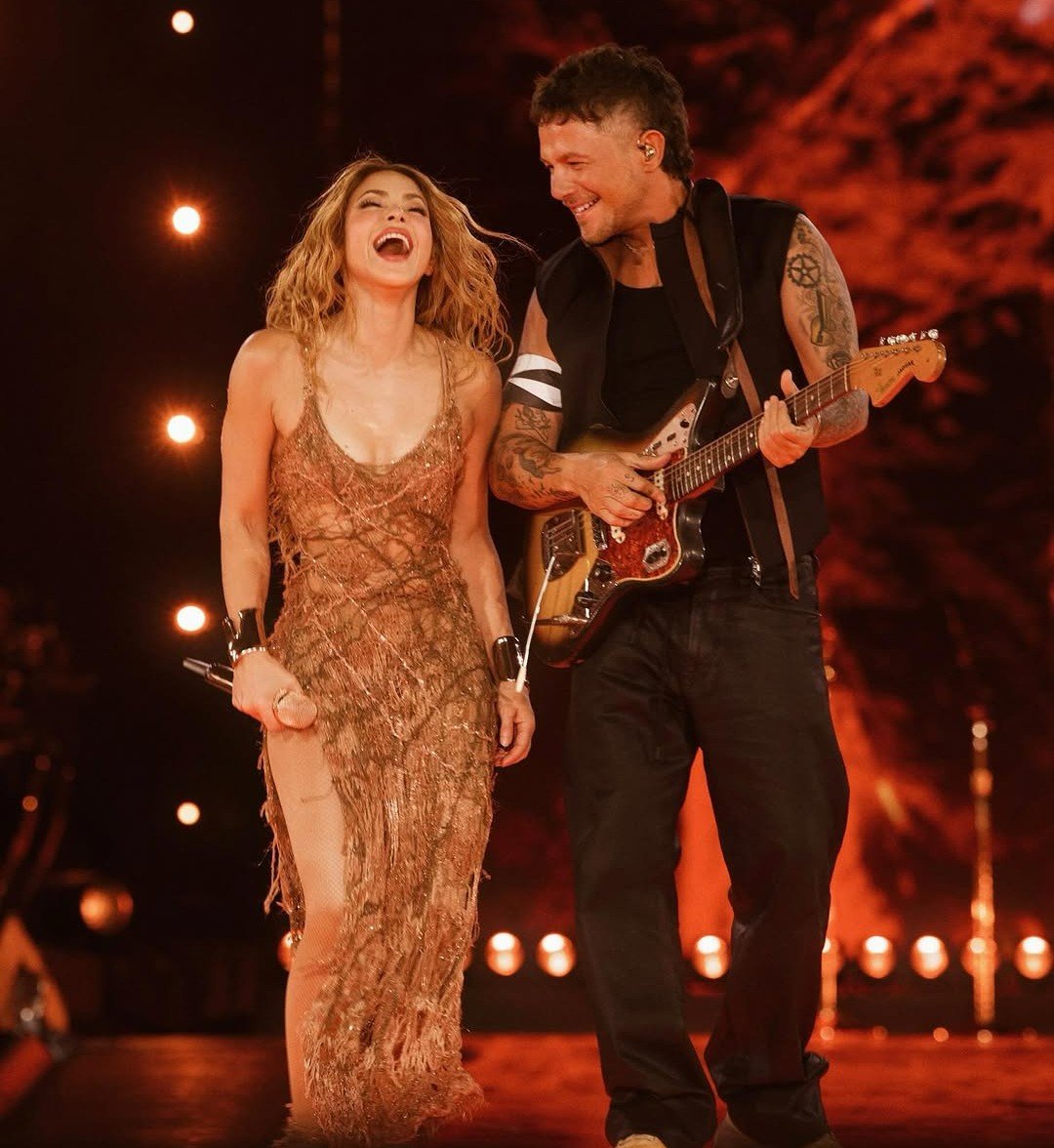 aledufour's tweet photo. Ustedes dos juntos son arte. @shakira y @AlejandroSanz son un poema que se canta con el corazón ❤️✨ https://t.co/Nwyjm4BwuD