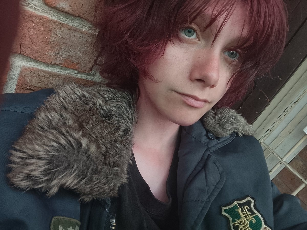 fangbmarx's tweet photo. i love my red hair (i dyed it today) >:3 https://t.co/TQtedMfAPA