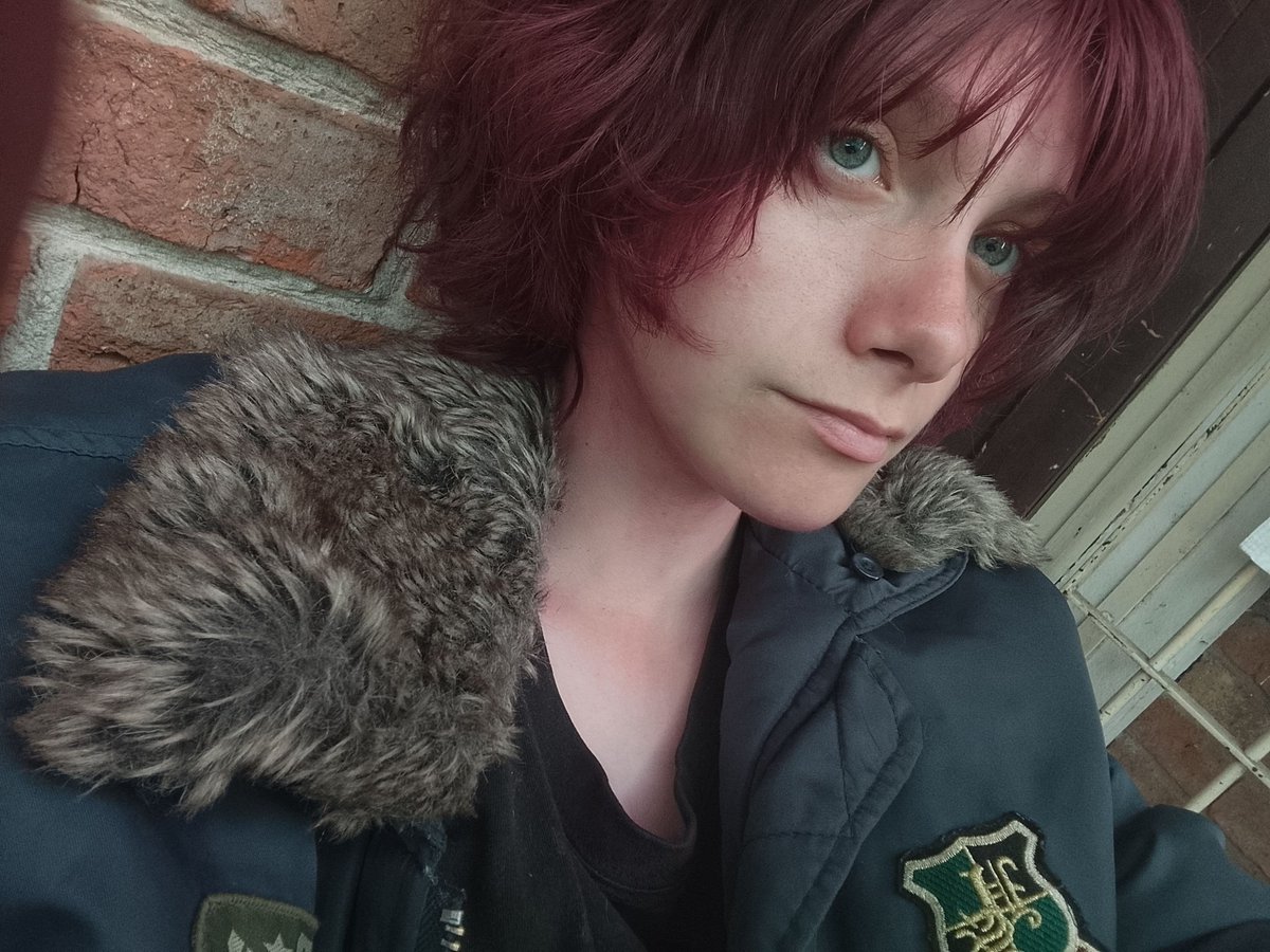 fangbmarx's tweet photo. i love my red hair (i dyed it today) >:3 https://t.co/TQtedMfAPA