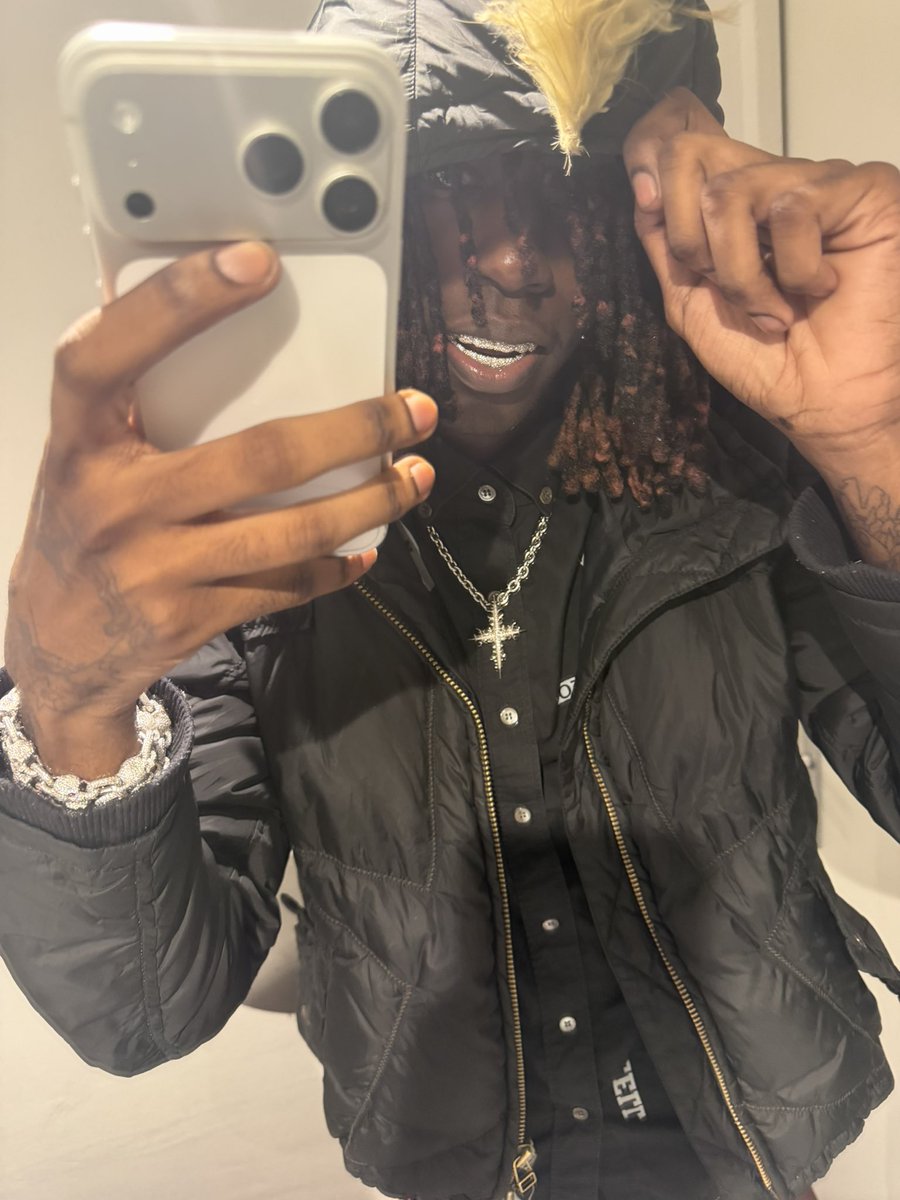 hyoudoe's tweet photo. so sick threw up everywhere after ts but yall rocked tf out ily https://t.co/FHjJy48VBO