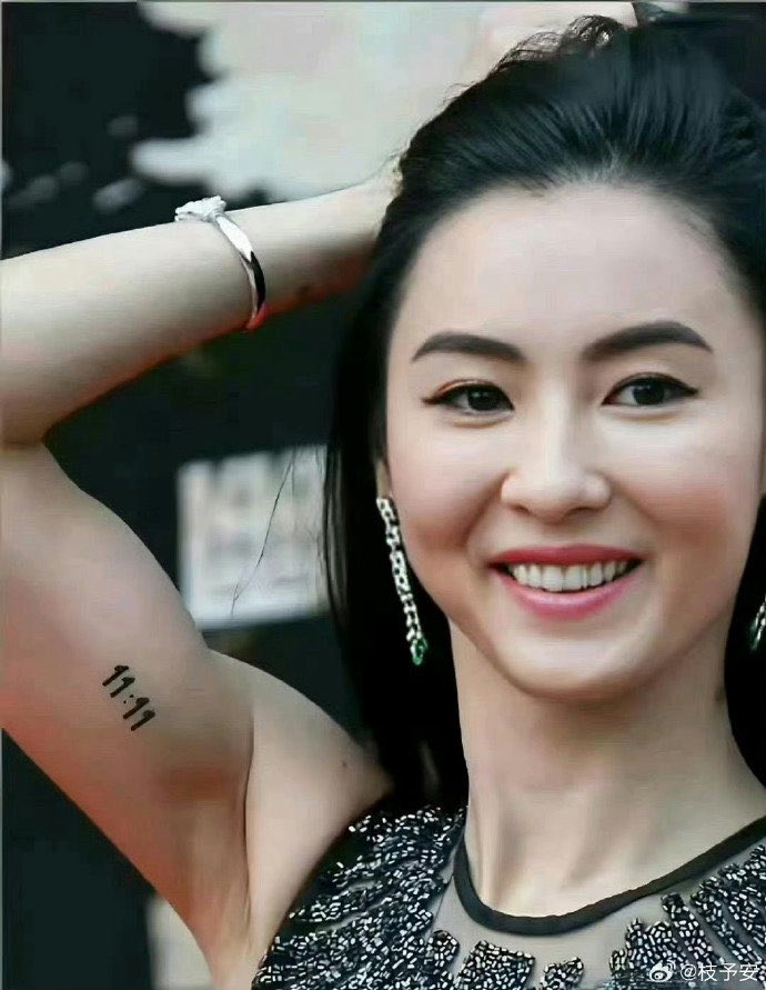 qinlan521's tweet photo. 很好奇张柏芝的纹身是什么意思，有人懂吗？ https://t.co/vYw9dAqyBx