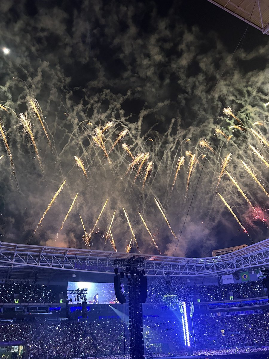 conexaojao's tweet photo. Não que seja uma novidade, mas os fogos são sem barulho. 🎆 https://t.co/NBGhiR3Lco