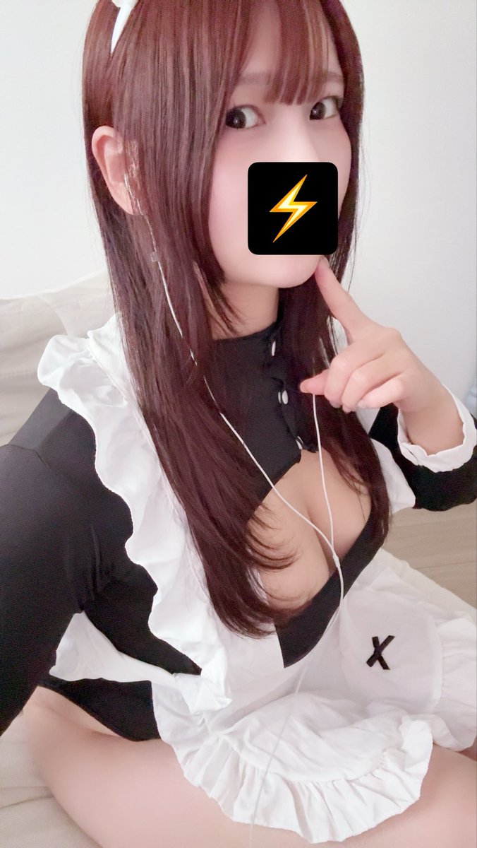 pikapikaaa24's tweet photo. まーたメイド持ってきちゃった🤣💓
本日は11時〜15時配信予定です♡！
お知らせ不足してたから難しい方も多いかもですが🥲よろしくお願いします♡ https://t.co/MTM6YriGNk