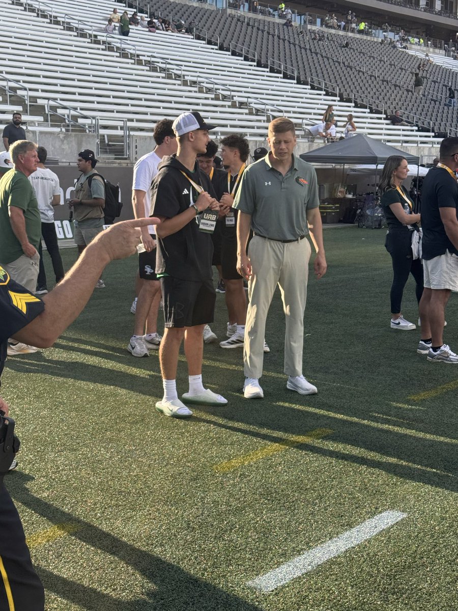 qb_carson's tweet photo. Thank you to Coach @Alex_Mortensen_ and @CoachD_Mitch and the @UAB_FB crew for hosting tonight! Great talking with you both, as always!
@raisingchamps_ @HallTechSports1 @FieldView_1 @JCCHS_FB
#GoBlazers
#nevernotworking https://t.co/VzlfgogT89