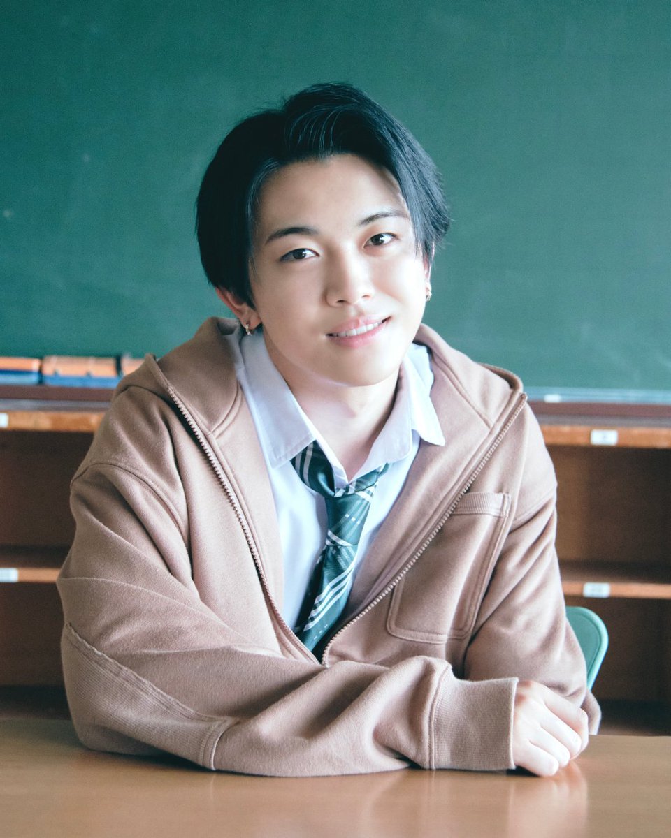 official_DXTEEN's tweet photo. 📢ファンミーティング開催決定!!📢

#平本健 出演ドラマ
『席替えしたら、どうやら後ろの男が俺のこと好きらしい』🏫✨
2026年12月4日(金)に
ファンミーティングの開催が決定しました！🎉

詳細は後日発表！
お楽しみに☺︎

･･━━･･━━･･━━･･━━･･
🐵平本健 (#榊当麻 役)
https://t.co/oLHUwOzvIj

@sekigae_drama #セキスキ
#DXTEEN