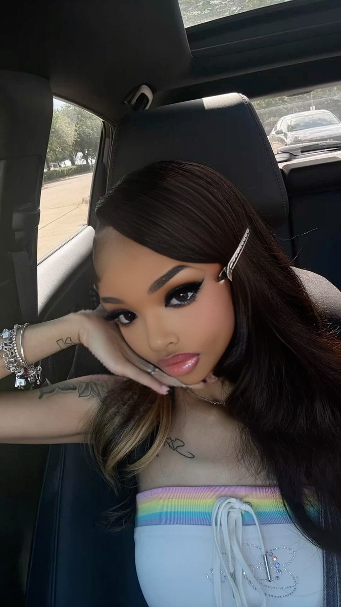 msarmaniiifye's tweet photo. a literal Barbie 😍 where Ken? 
#imvu https://t.co/pZHaY2EQGm