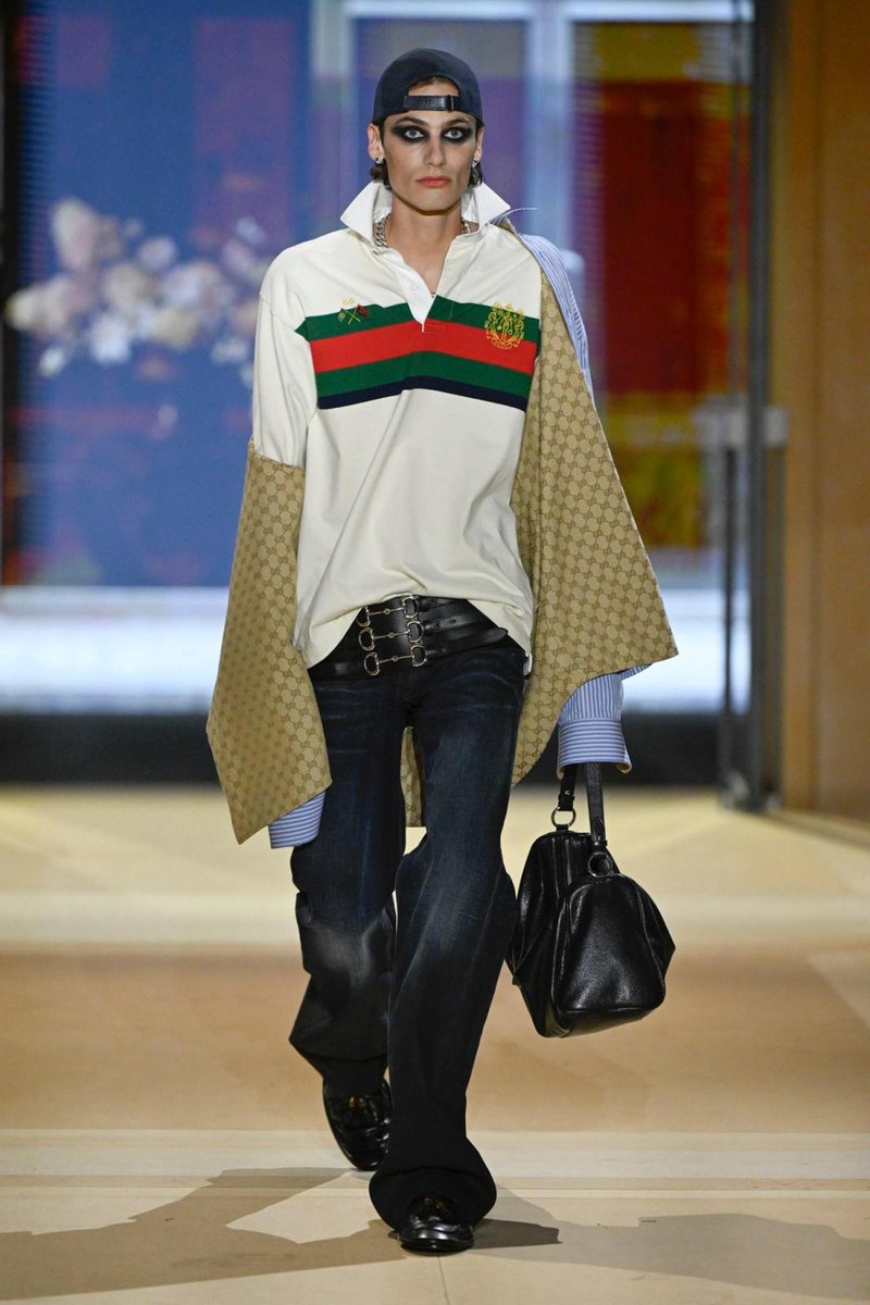 wwd_jp's tweet photo. 【ルック】「グッチ」2027年春夏コレクション
https://t.co/TrFlrKvWqo https://t.co/F9ivhA5dWw
