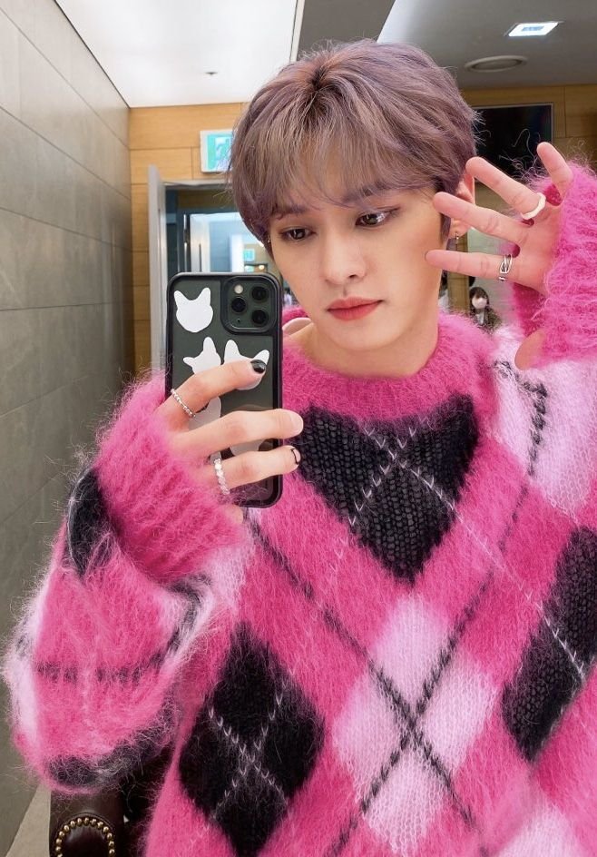 heeyfelixx's tweet photo. E um dia que eu comprei um casaco na Renner só pq parecia com o do Lino 🥰🥰

#ssd #stayselcaday #leeknow #리노 https://t.co/rQxsqdE6kJ
