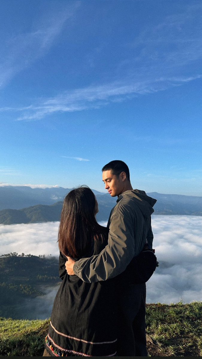 Tink4ndNat0's tweet photo. Good morning Bubblies and Solids!
#TayoSaWakas on the record, 9 days TOP 1 and 15  days on the TOP 10 list in NetFlix. Its still a big Congratuatlions sa lahat. Tuloy tuloy lang, those who still want to watch this #DonBelle film.
#DonnyPangilinan 
#BelleMariano https://t.co/gWVTZsgYR4