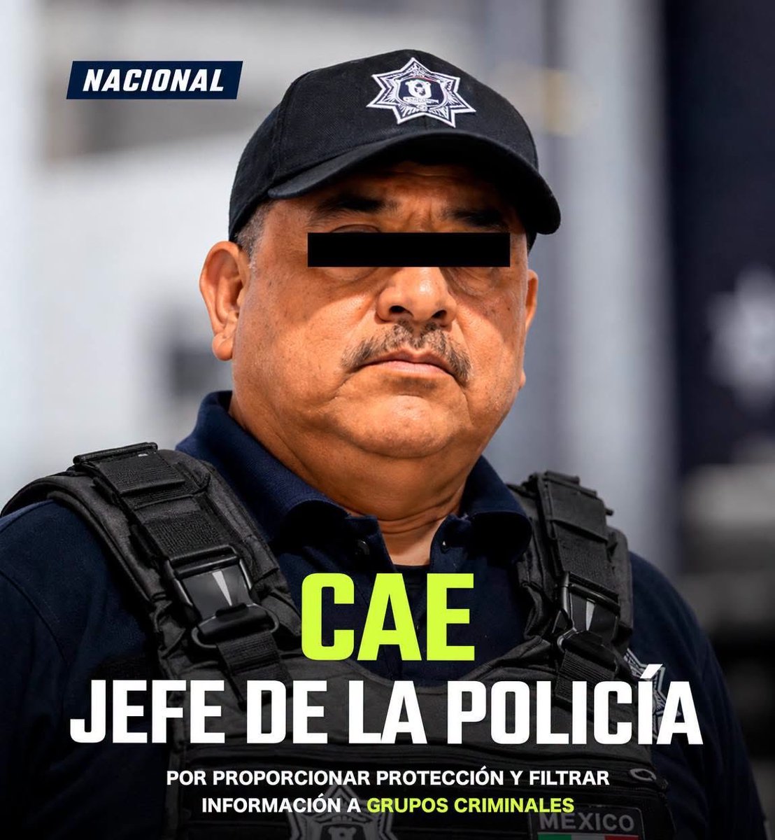 VigiaCiudadano7's tweet photo. ⚠️ LE LLEGÓ LA HORA, CAE JEFE DE LA POLICÍA EN OAXACA, RESULTÓ SER GATO DE LA MAÑA

Autoridades estatales y federales detuvieron a Jhon Keny Moreno Segura, comisario general de Seguridad Pública Municipal de Juchitán de Zaragoza, Oaxaca. Su captura se suma a la del presidente municipal, Miguel Sánchez Altamirano, alias “Miguel Quetu”, quien era su jefe jerárquico directo.

La Fiscalía General del Estado de Oaxaca y fuerzas federales investigan a Moreno Segura por vínculos con la célula delictiva “Los Cromos”. 

Las indagatorias apuntan a una red en la que se realizaban las actividades de uso de patrullas municipales para el traslado de integrantes del grupo criminal, filtración de información confidencial sobre operativos de seguridad y ocultamiento de grabaciones del sistema de videovigilancia local.