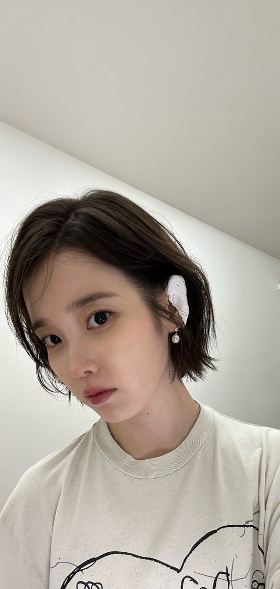 wyjc516's tweet photo. 아이유시 
IU Instagram 
mobile wallpaper 
#아이유 #IU
#유애나화력은_스밍으로부터
#애나야_스밍하자
#이별로부터 #UnknownPlanet
#Dear_my_crazy_soulmate https://t.co/92gUvtKzic