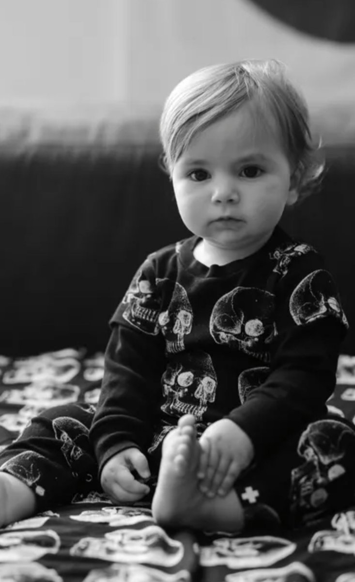 DerSouveraen111's tweet photo. Celine Dion hat diese gender neutral Kleidung für Kinder entworfen... 🤮🤡
Was will sie uns nur damit sagen??
#celinDion
#collectio
#mode
#politik
#verschwörung https://t.co/fCrtZemeGl