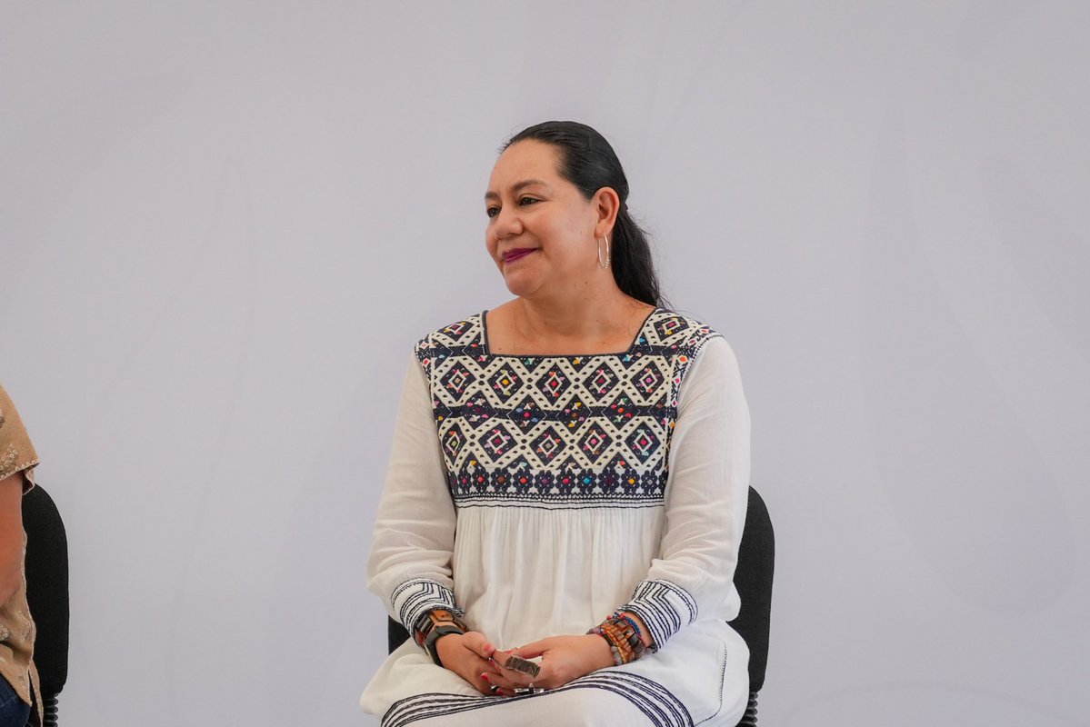 Mary_Luisa_AG's tweet photo. En Tabasco acompañamos a nuestra Presidenta @Claudiashein en su informe, como parte de la gira #HonestidadYResultados, junto al gobernador @TabascoJavier e integrantes del @GobiernoMX. 🤝🏽🇲🇽

Ante el pueblo tabasqueño, compartió los avances y acciones de su administración para seguir impulsando el bienestar y el desarrollo de esta bella entidad. 💚