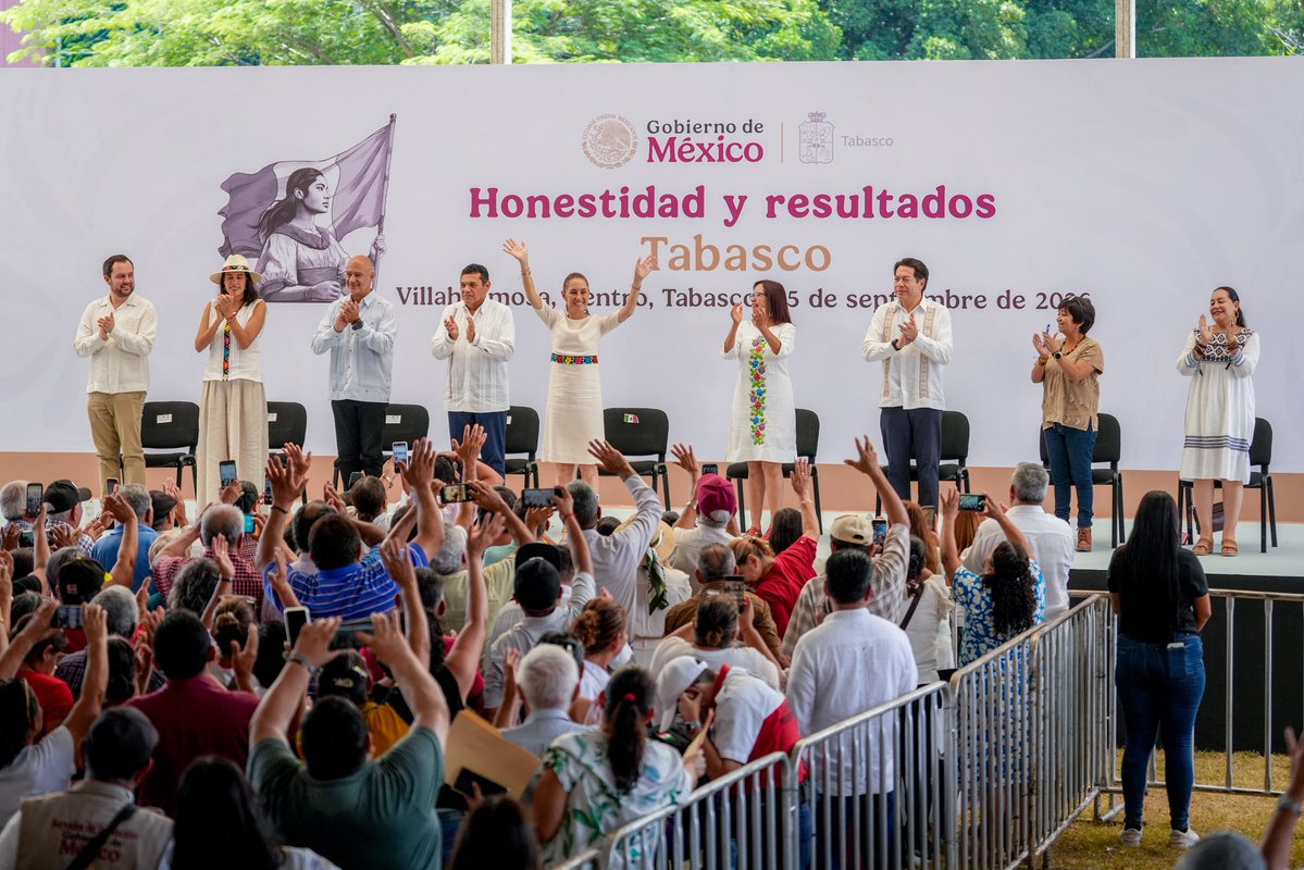 Mary_Luisa_AG's tweet photo. En Tabasco acompañamos a nuestra Presidenta @Claudiashein en su informe, como parte de la gira #HonestidadYResultados, junto al gobernador @TabascoJavier e integrantes del @GobiernoMX. 🤝🏽🇲🇽

Ante el pueblo tabasqueño, compartió los avances y acciones de su administración para seguir impulsando el bienestar y el desarrollo de esta bella entidad. 💚