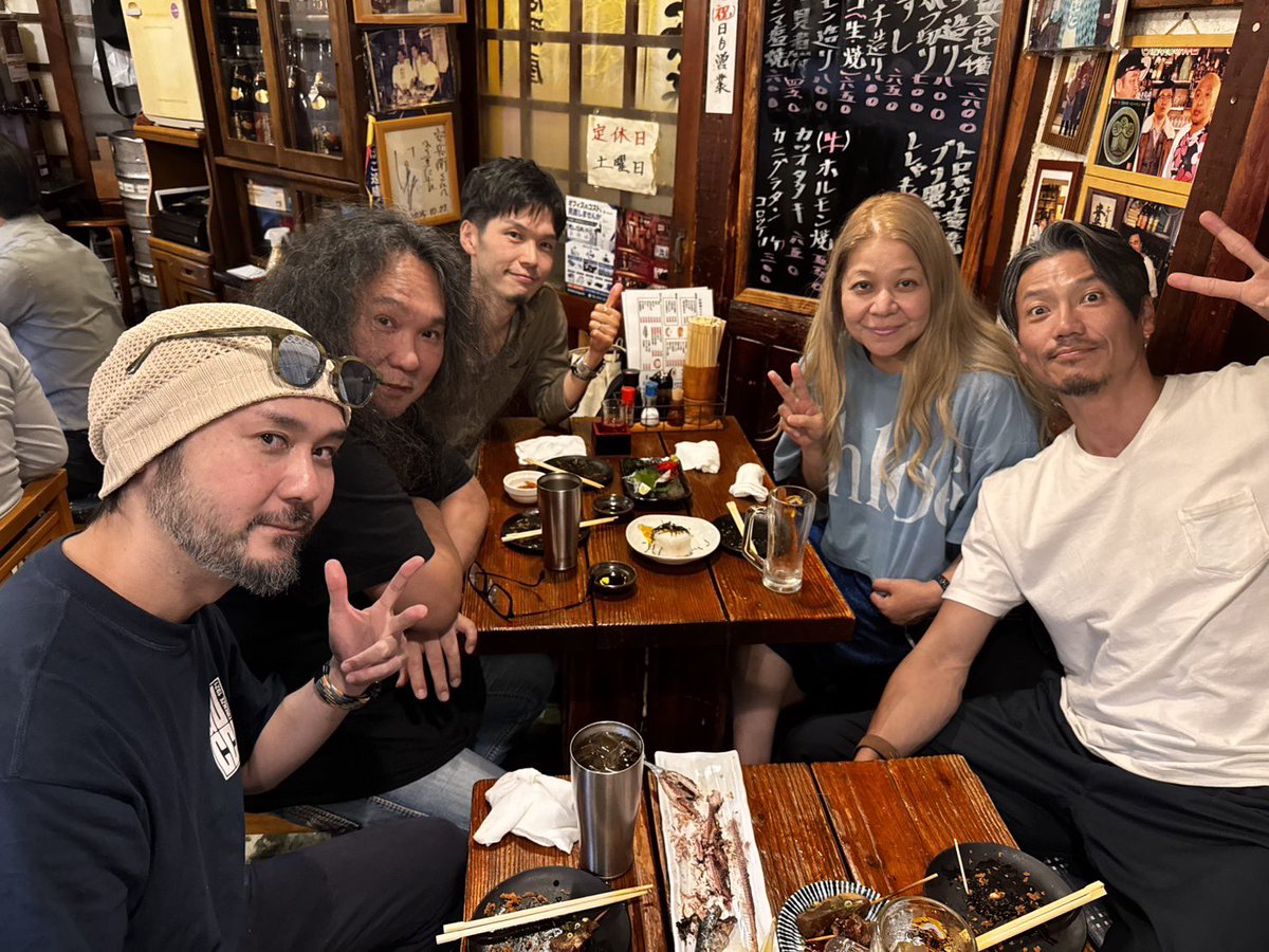 oganchan's tweet photo. 今日は
昼夜2公演
久しぶりのバックアップ

岩永さんは元純烈で仮面ライダーOOOに
バースで出演。肉体派だわぁ〜

ファンクラブイベントなんで
クローズドですが、
ついキャスで配信するみたいよー
探してみてね

ではでは https://t.co/8DR5WqiGV8