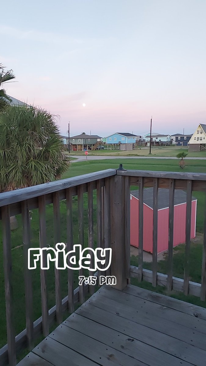 GaffordShelly's tweet photo. Surfside Beach,  TX https://t.co/ilxOp7NGVW