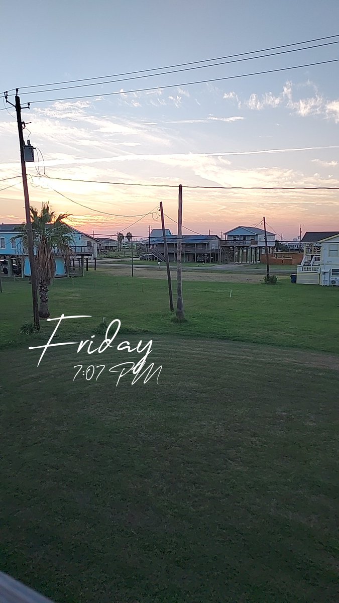GaffordShelly's tweet photo. Surfside Beach,  TX https://t.co/ilxOp7NGVW