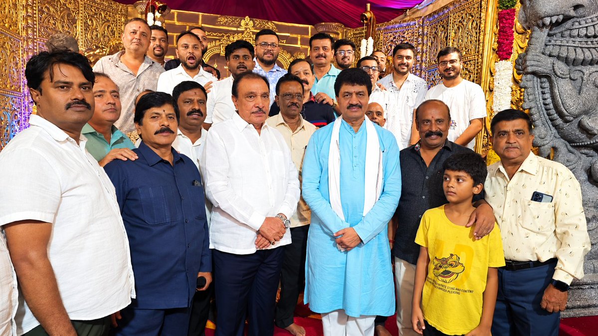 nelanbabu's tweet photo. ಸಾರ್ವಜನಿಕ ಹಬ್ಬಗಳು ಒಗ್ಗಟ್ಟಿನ ಸಾಂಸ್ಕೃತಿಕ ಸಮ್ಮಿಲನದ ಭಾವೈಕ್ಯತೆಯ ಸಂದೇಶ ನೀಡುವಂತಿರಬೇಕು.. https://t.co/sba17KlsMo