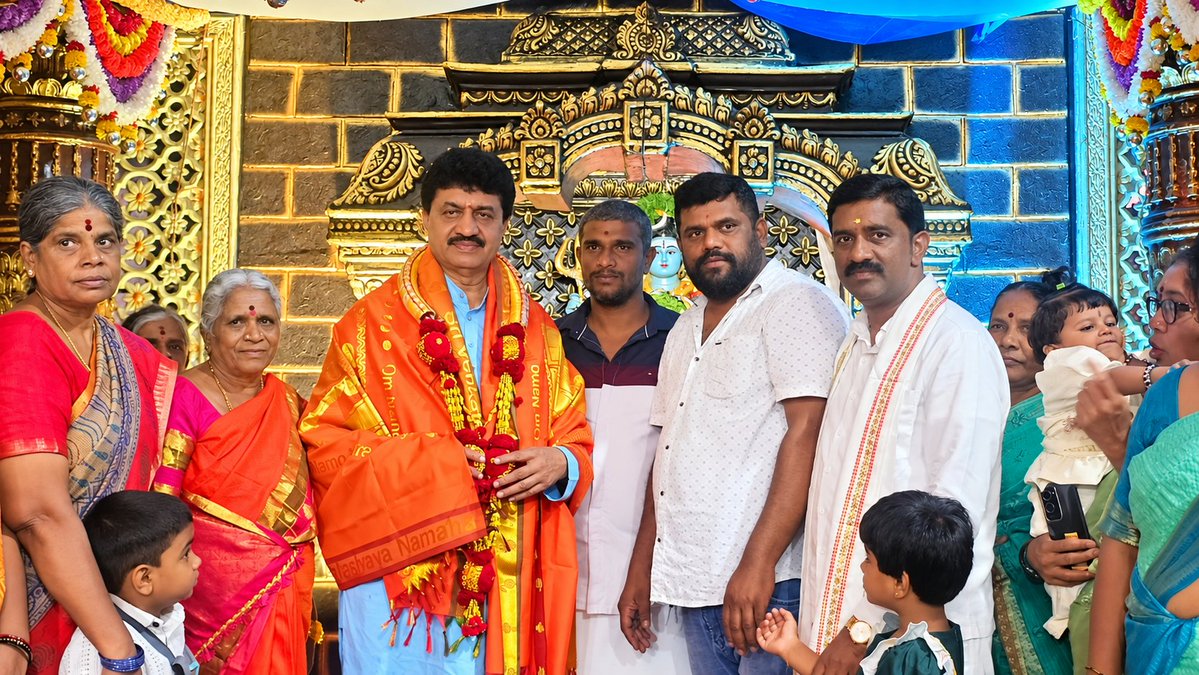 nelanbabu's tweet photo. ಸಾರ್ವಜನಿಕ ಹಬ್ಬಗಳು ಒಗ್ಗಟ್ಟಿನ ಸಾಂಸ್ಕೃತಿಕ ಸಮ್ಮಿಲನದ ಭಾವೈಕ್ಯತೆಯ ಸಂದೇಶ ನೀಡುವಂತಿರಬೇಕು.. https://t.co/sba17KlsMo
