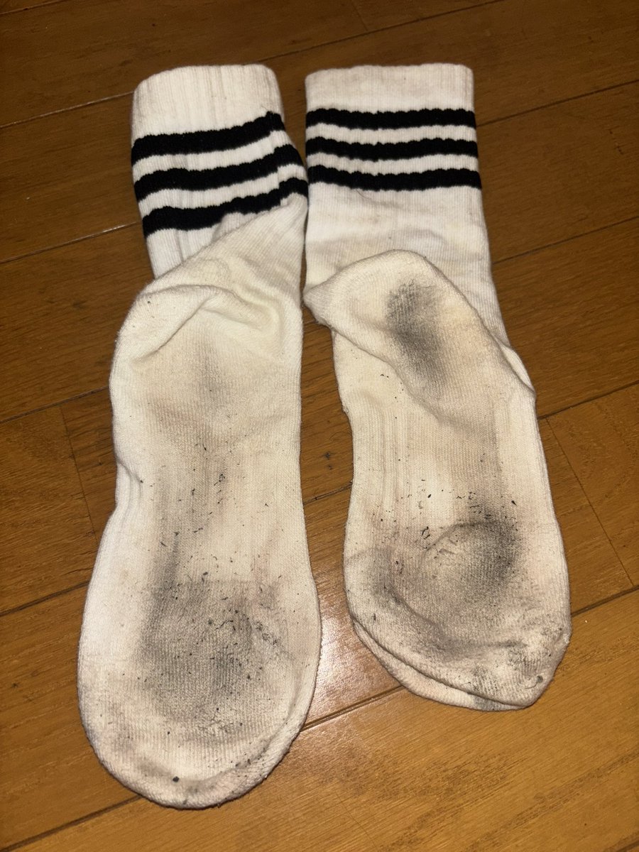 4reall999's tweet photo. kに1週間履いてもらったヤツ
バカくせえ

#靴下 #靴下フェチ https://t.co/hkhX65RMey