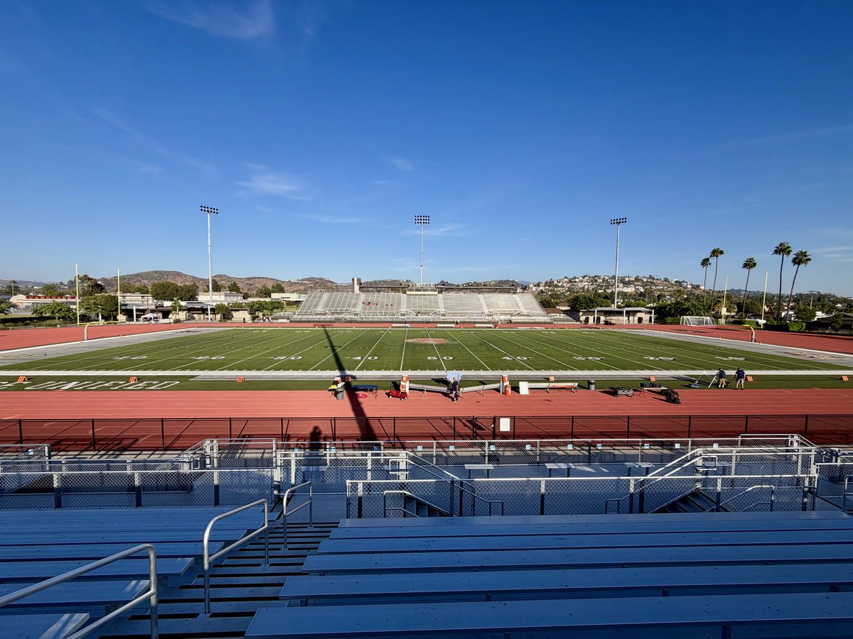 FernandoMDonado's tweet photo. A Fall 🍁September Evening at Fred Kelly Stadium is PRICELESS!
@OCSportsZone 2026 🏈 #FNL #WeekFIVE @THHSMustangs 🩶💙🆚 @elmodenafb ❤️💛
Coverage coming on our FREE website https://t.co/fNSrRvzDg7
@TimBurtIrvine
📸©️: @FernandoMDonado, For OC Sports Zone https://t.co/5xa8NhHkfm