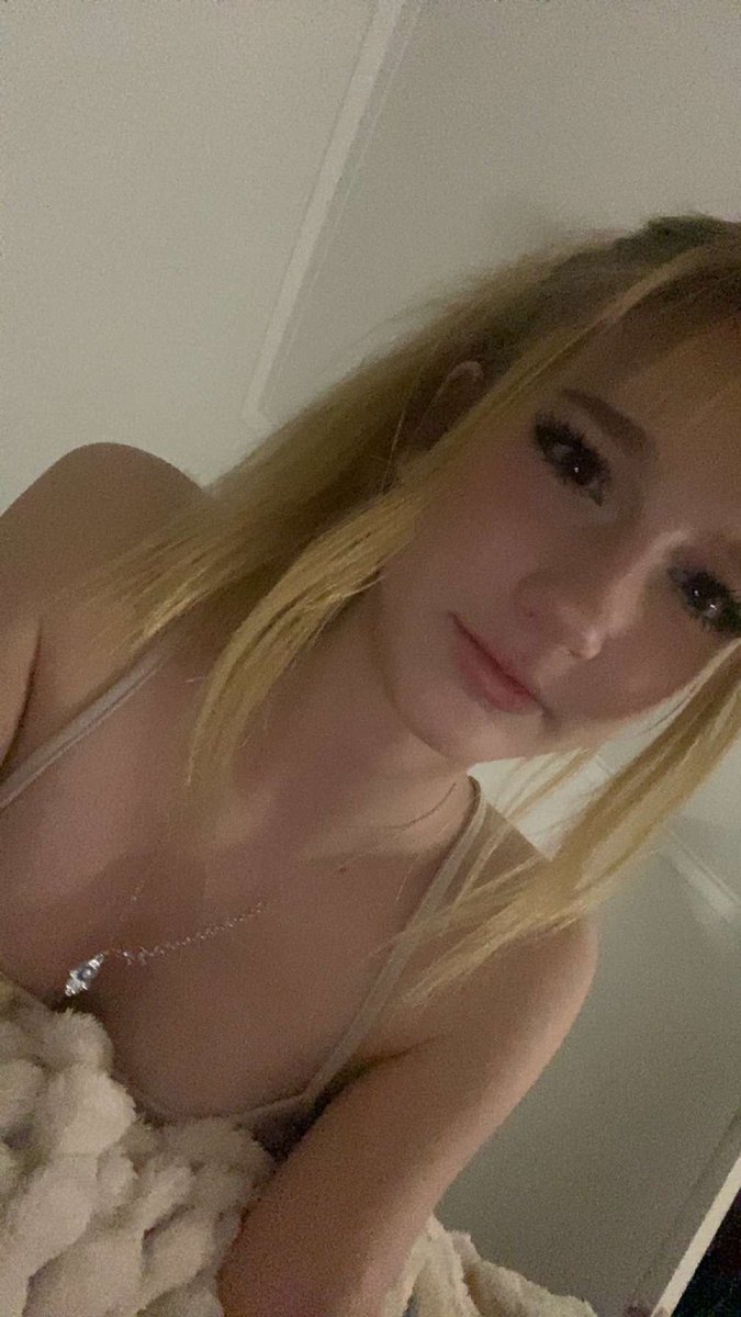 Cortexs3yn's tweet photo. Cuck sent me his perfect gf named Faye she’s 19 go dm him @FayesLoserCuck https://t.co/0lDxfz7J1O