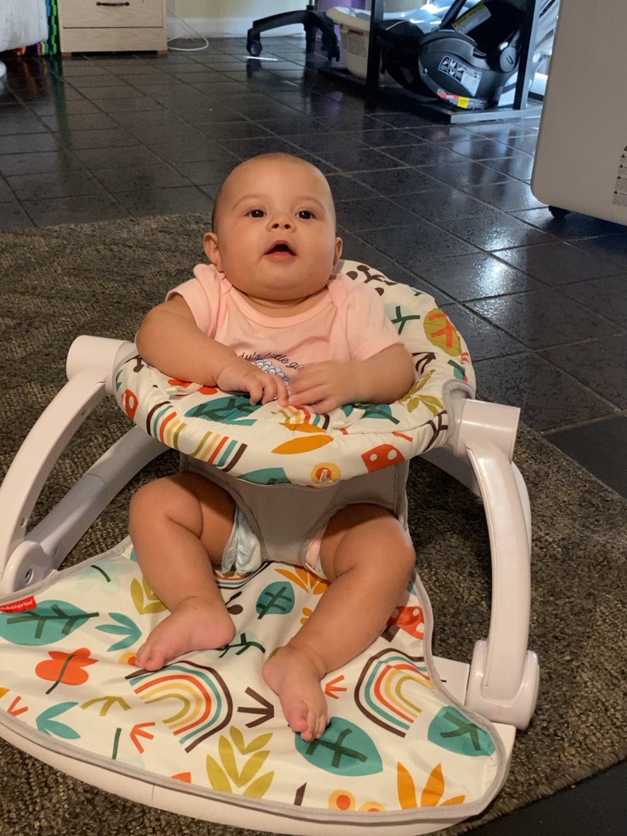 _Neeey_'s tweet photo. My cute baby girl is holding her own head up! https://t.co/lSPvaa6EP4