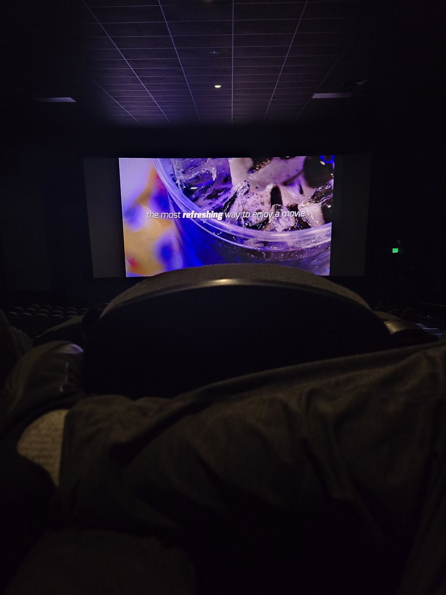 tvtnnnnnnn's tweet photo. Time to forget some stuff on an island.
#NowSeated https://t.co/JAmDWx0OBV