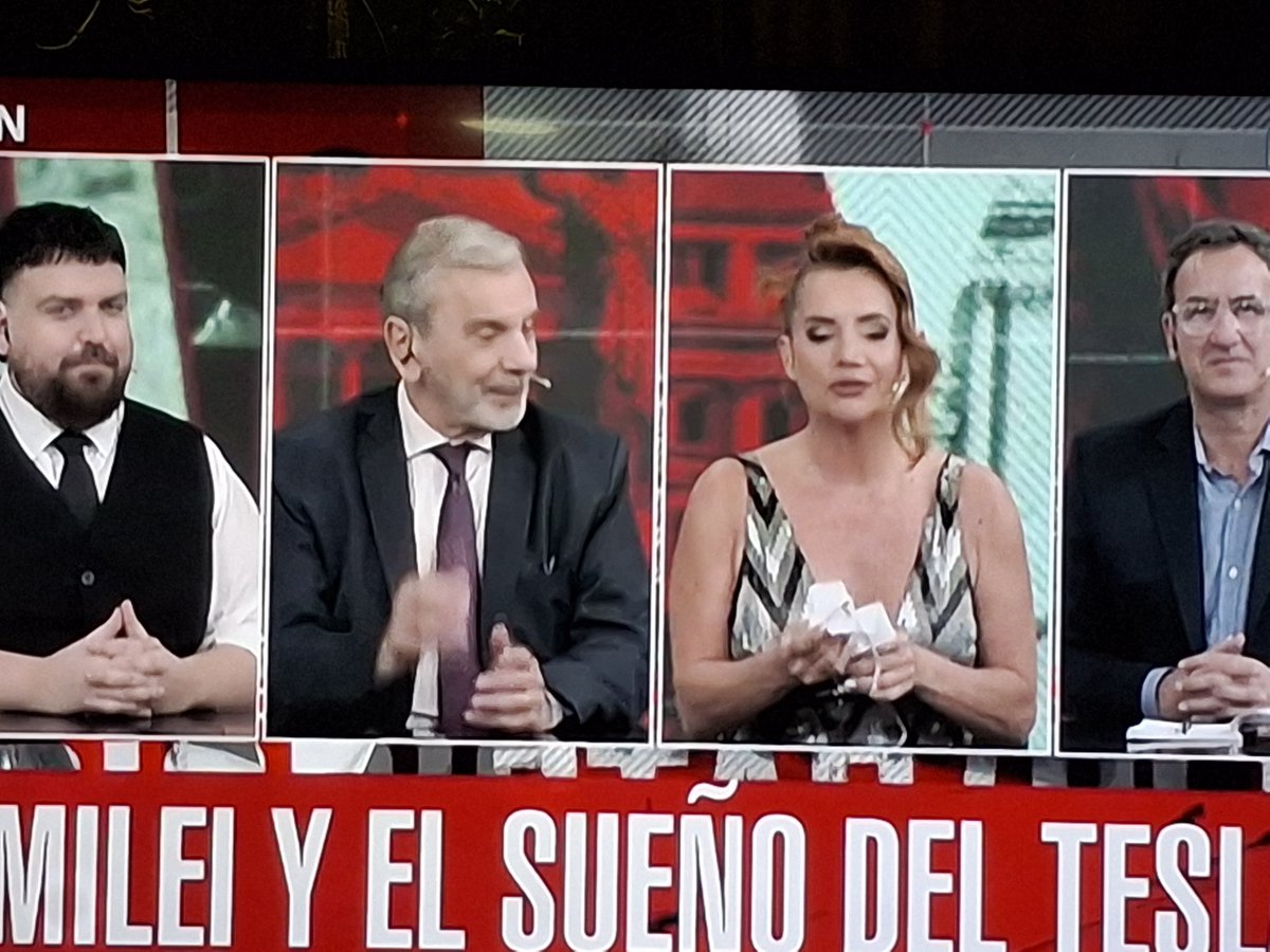 gcasa58's tweet photo. @c5n.....que ridícula  esta forra!!! Se hace la pendeja la vieja de mierda esta....derrocha grasa por todos lados!!! https://t.co/5vyRhiF5Yk