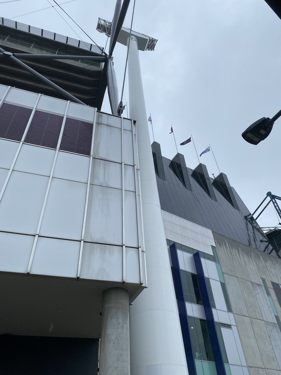 Mansfield_Petro's tweet photo. QLD and WA folk experiencing typical mid-season weather at the Western Oval on the 10 year anniversary of our Flag seems almost poetic 👀 

#AFLGF https://t.co/VcYTJSMkLN