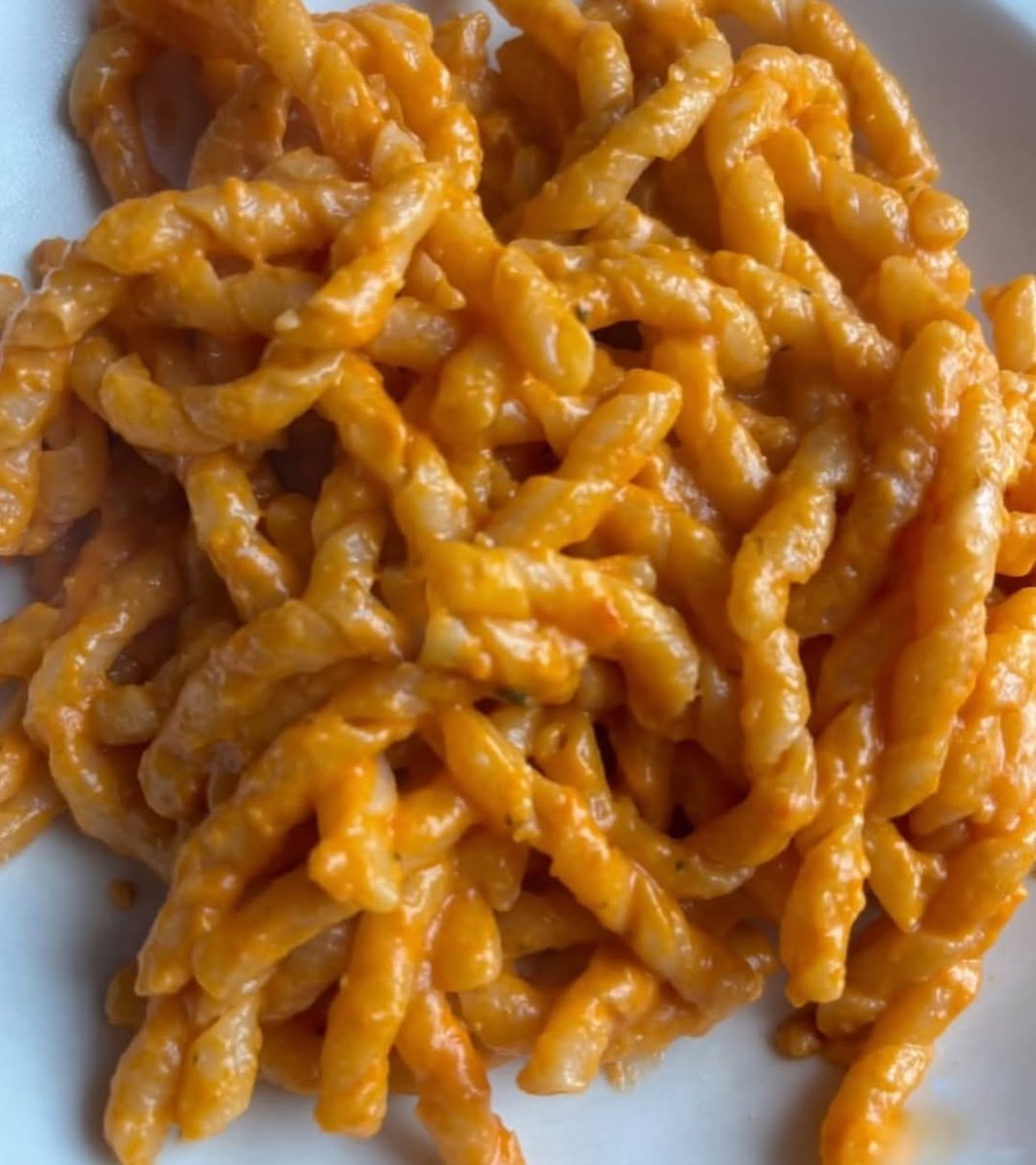 hazelhernandezb's tweet photo. Fusilli al Ferretto with tomato pesto and Parmesan

The diet can wait until tomorrow. If you enjoyed this post, save it, comment, and follow us for many more indulgent recipes. https://t.co/859FbhcvlZ
