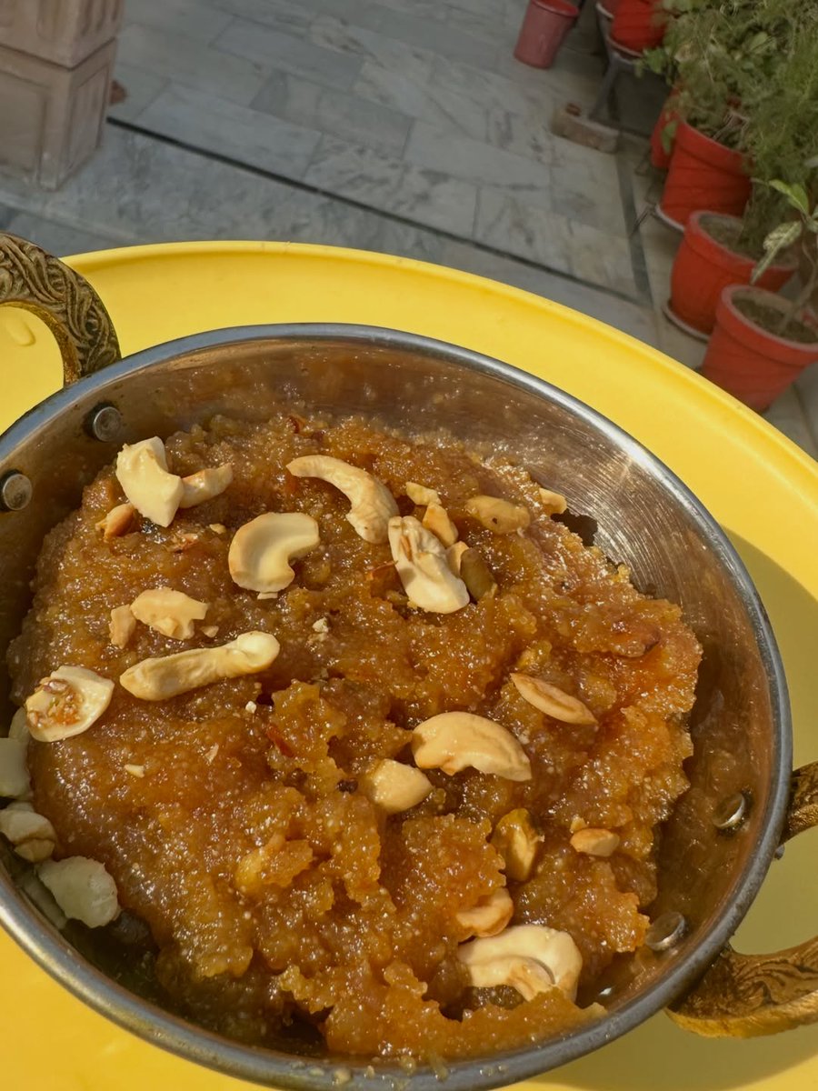 violetwilla7b1's tweet photo. Something sweet to brighten the day: Moong Dal Halwa. An easy homemade recipe to try. https://t.co/Y16nrrpYP1