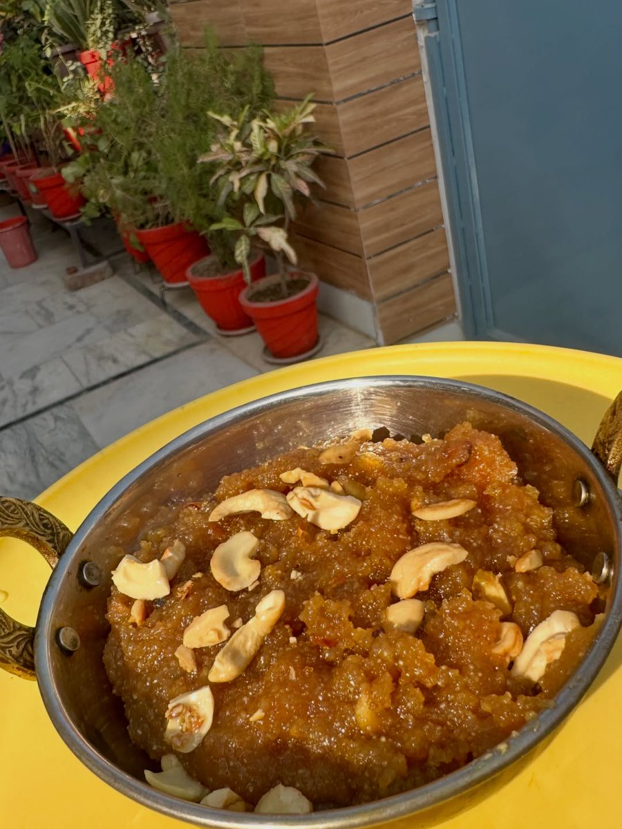 violetwilla7b1's tweet photo. Something sweet to brighten the day: Moong Dal Halwa. An easy homemade recipe to try. https://t.co/Y16nrrpYP1
