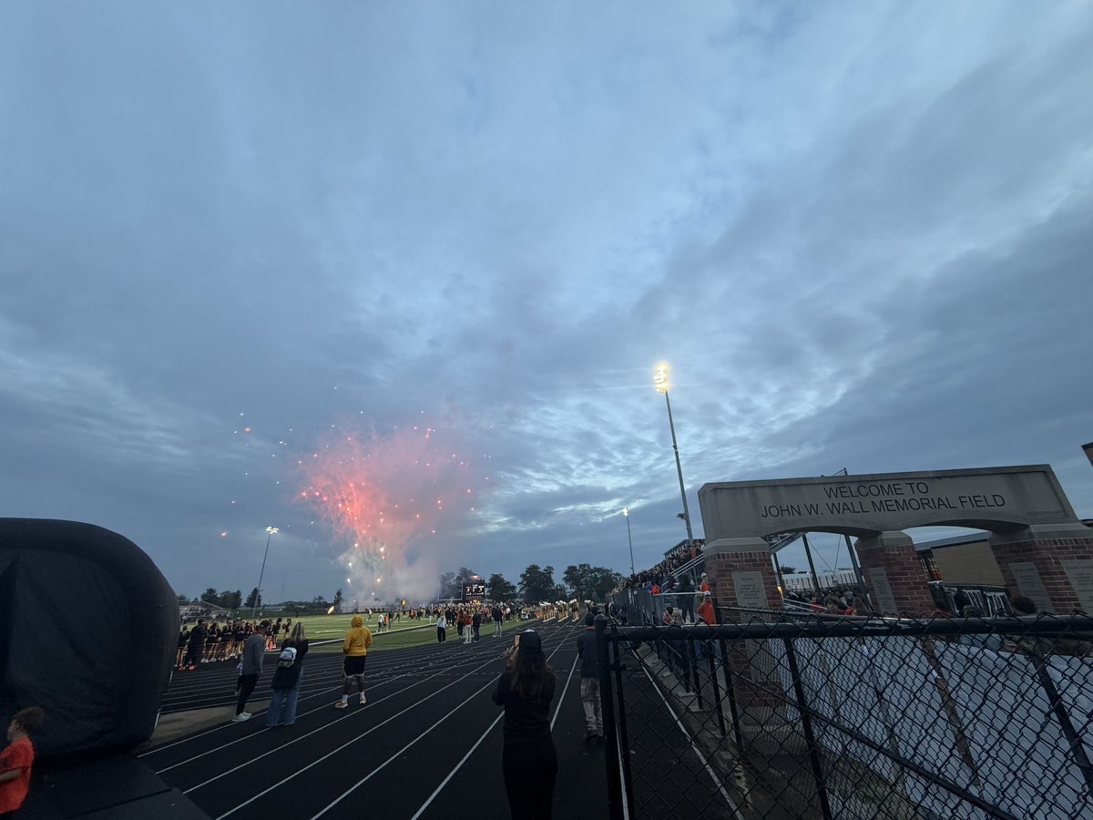 CoachMontoya_'s tweet photo. Huge thanks to @crpfootball for allowing us to be a part of this electric atmosphere! Nothing like Friday Night Lights! 
@JHawk_Football 
@MountMercyFB https://t.co/qq7IUqOlHF